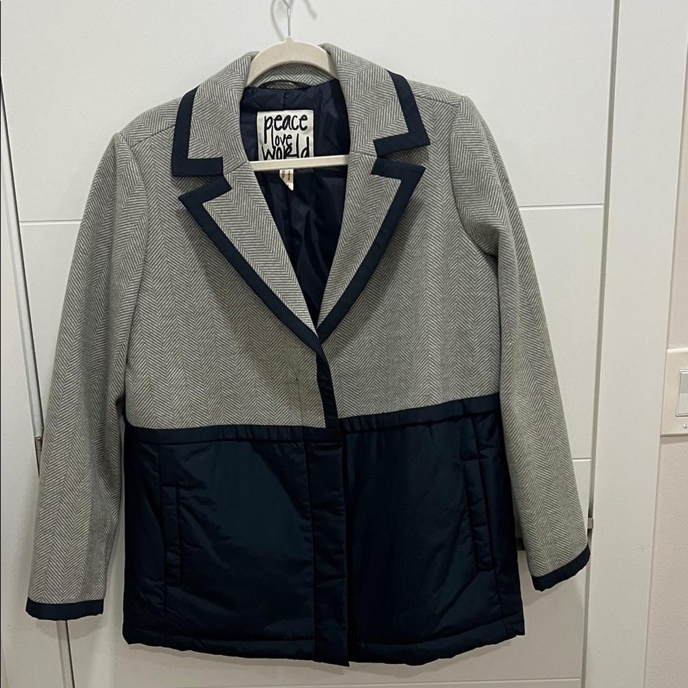 Peace Love World Women's Gray and Navy Mixed Media Jacket Size Small 8/10 New